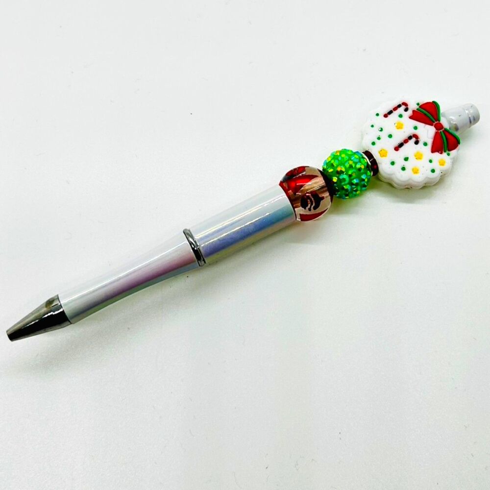 Unique Handmade Christmas Wreath Pearlescent White Red Green Detail Beaded Pen